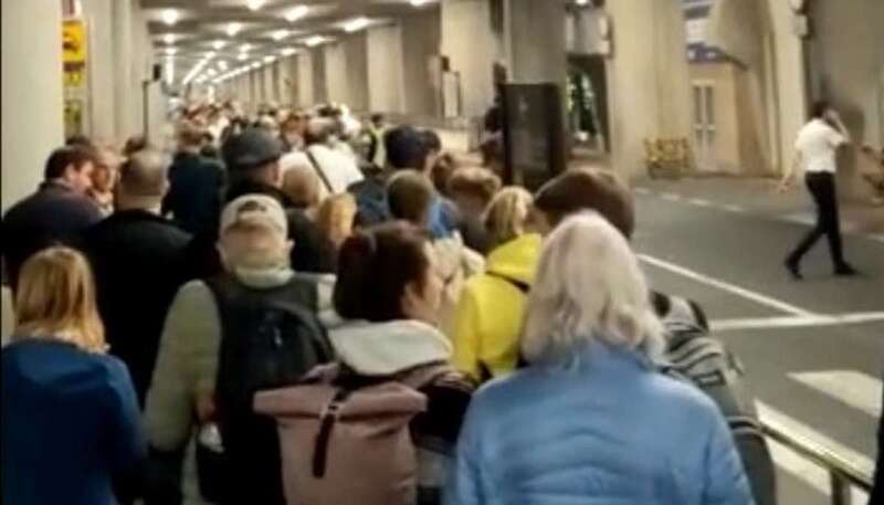 Imagen de la situación que se dio en el Aeropuerto de Gran Canaria en la jornada de este lunes/TA.